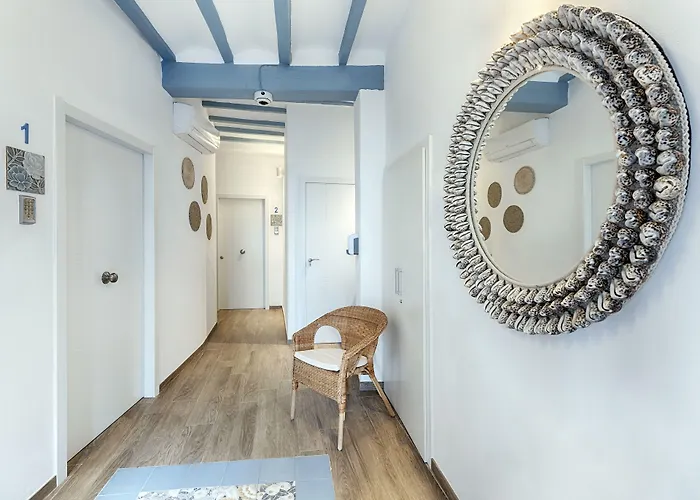 Hostal House