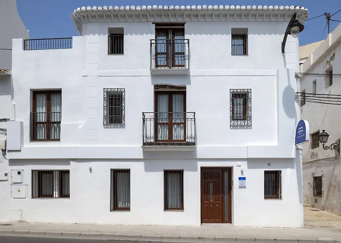 Hostal House